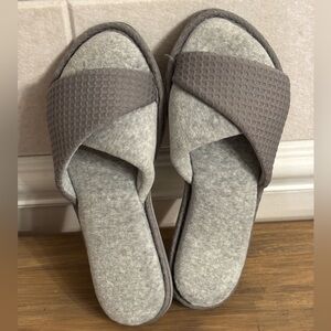 Dearfoams Cozy Gray Women's Slippers size 7-8 🎇3 for $15🎇